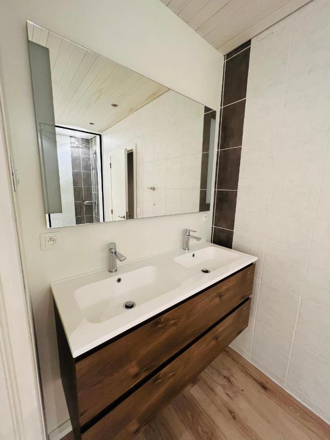 Ruim App. Met Grote Garage Apartment อีปส์ ภายนอก รูปภาพ