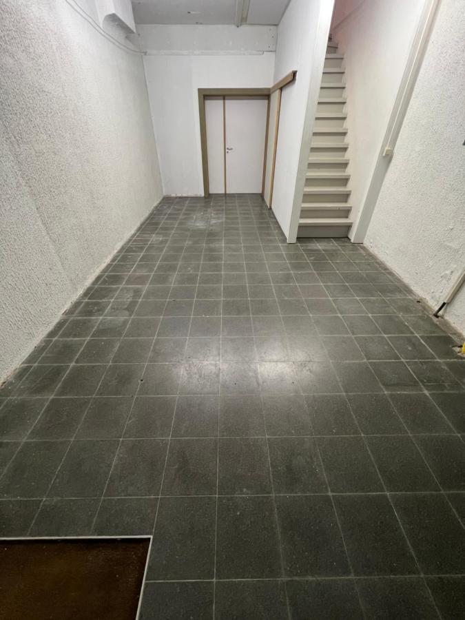 Ruim App. Met Grote Garage Apartment อีปส์ ภายนอก รูปภาพ