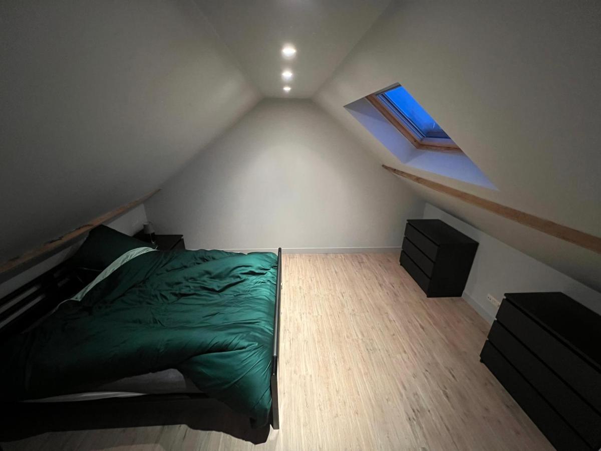 Ruim App. Met Grote Garage Apartment อีปส์ ภายนอก รูปภาพ